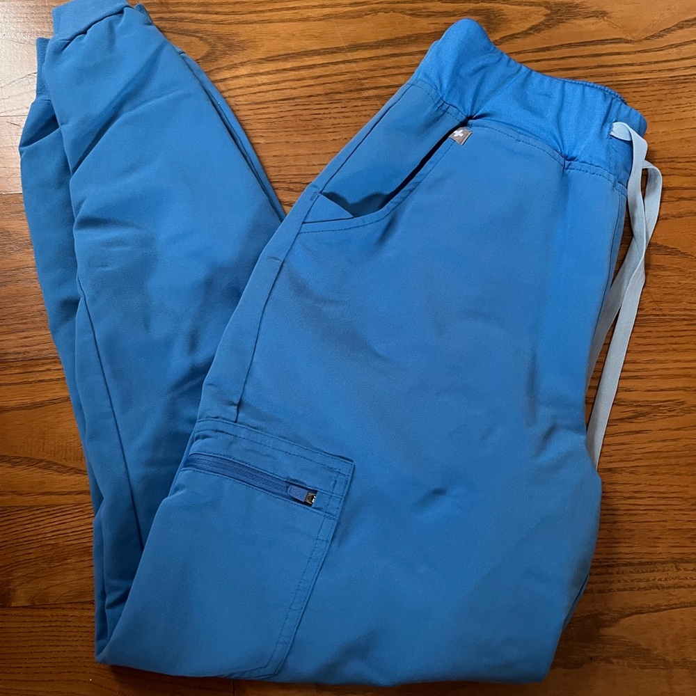 Figs High Waisted Zamora Jogger Scrub Pants.